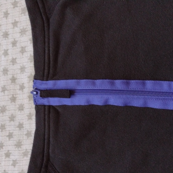 Trendy Back Zip-Up Wide Neck Sweatshirt - Picture 5 of 6